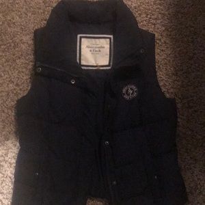 Abercrombie navy puffer vest